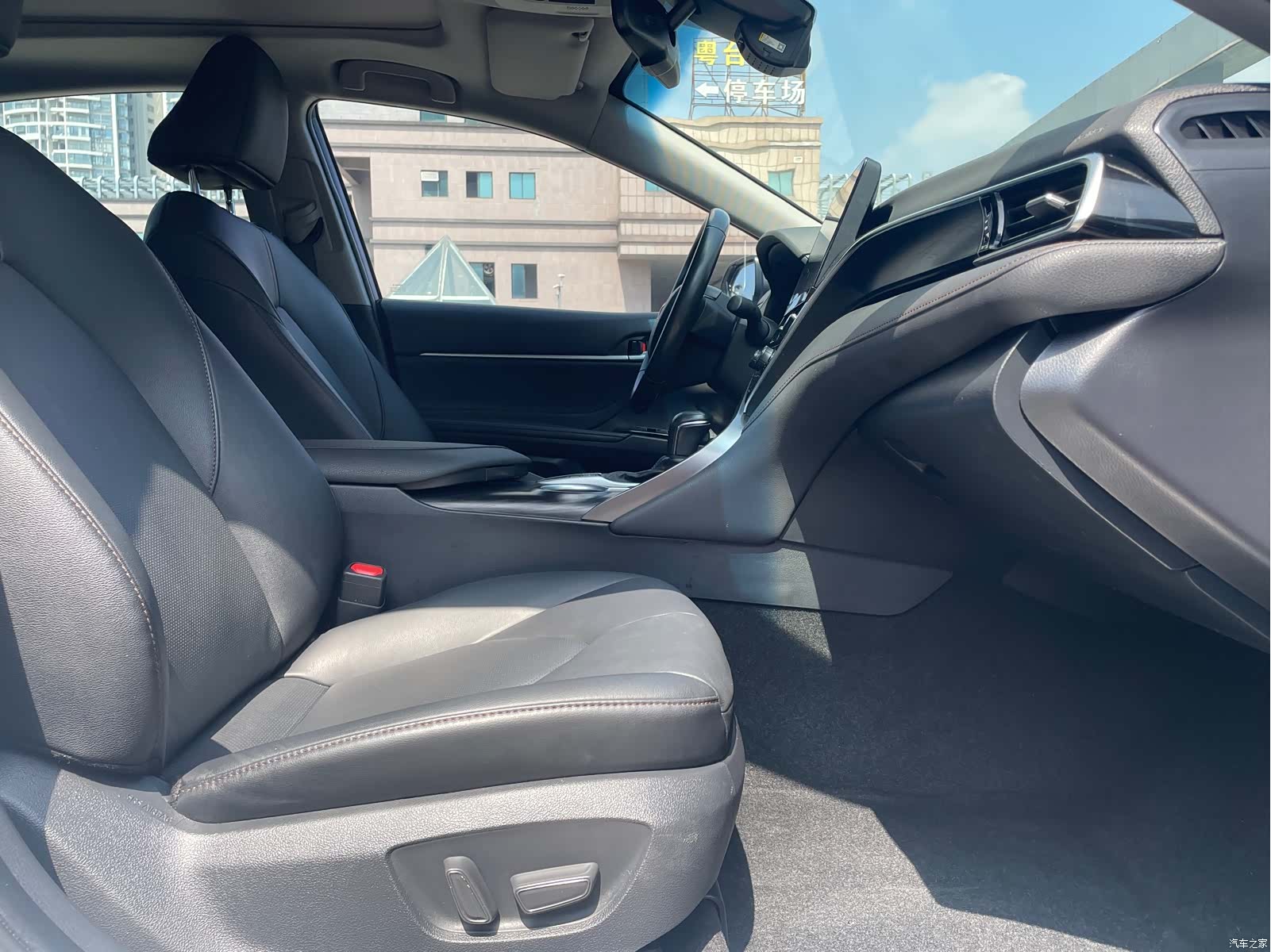 Toyota Camry, 2023 12