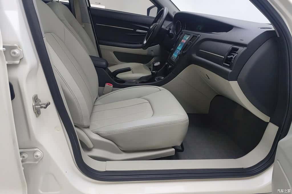 BAIC D50, 2016 8
