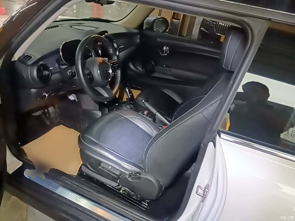 Mini ONE, 2024 15
