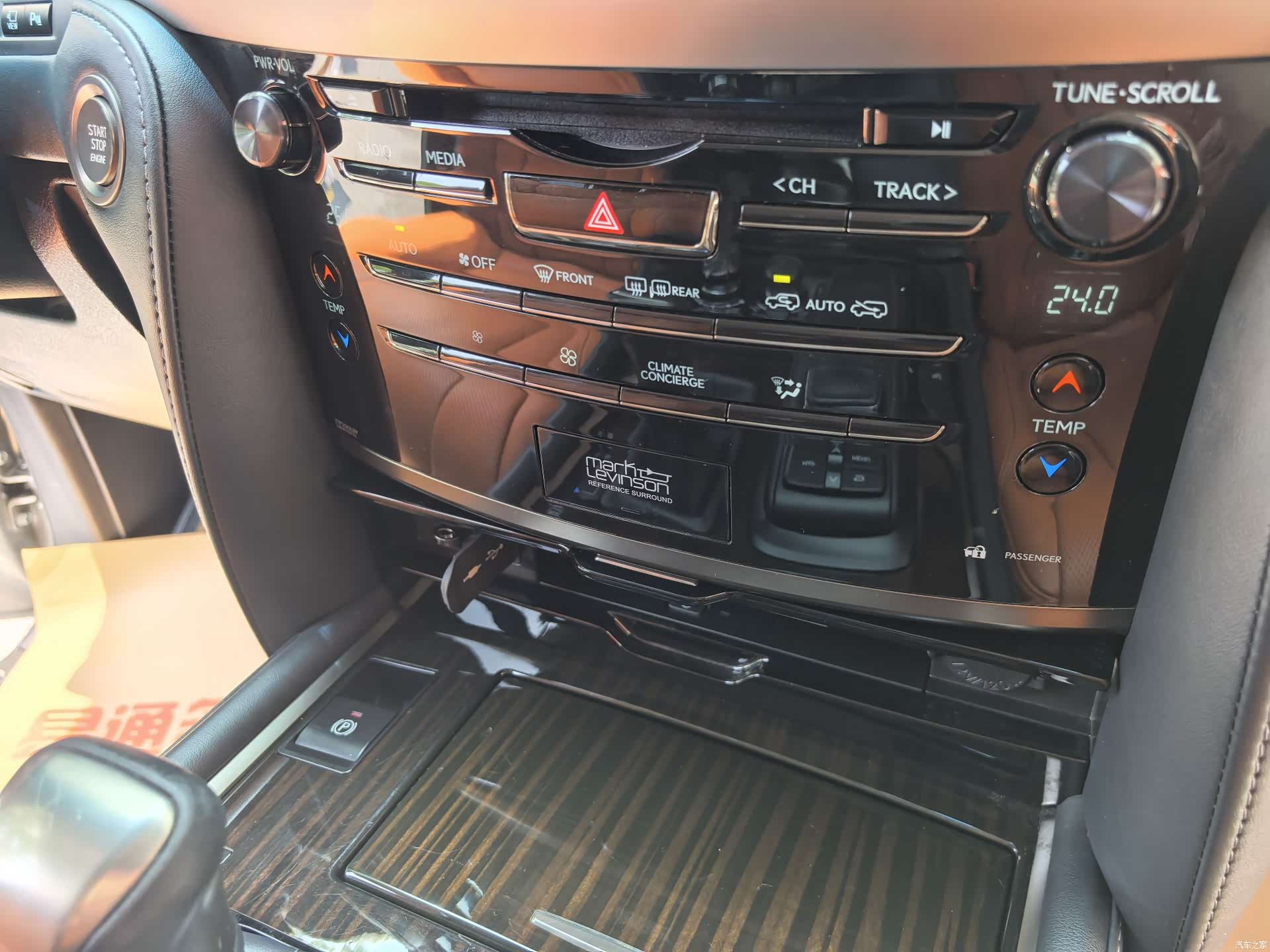 Lexus LX, 2019 19