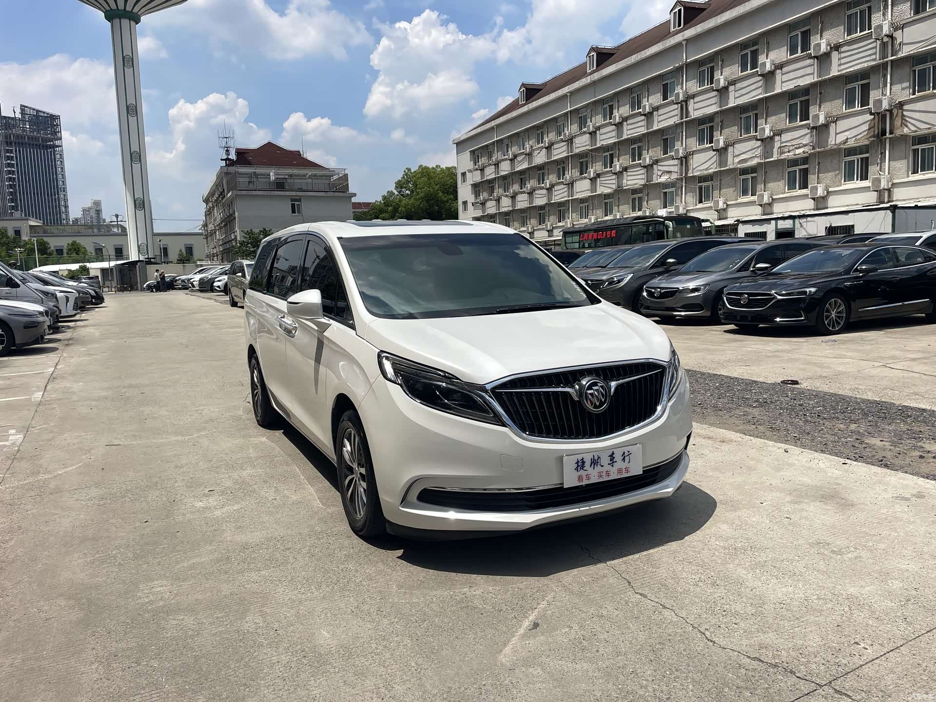 Buick GL8, 2017 3