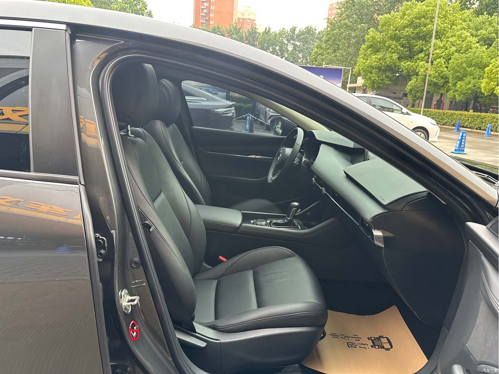 Mazda Mazda3, 2023 16