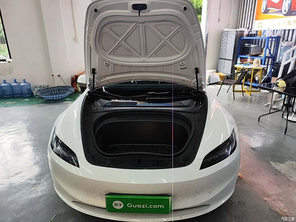 Tesla Model 3, 2025 20
