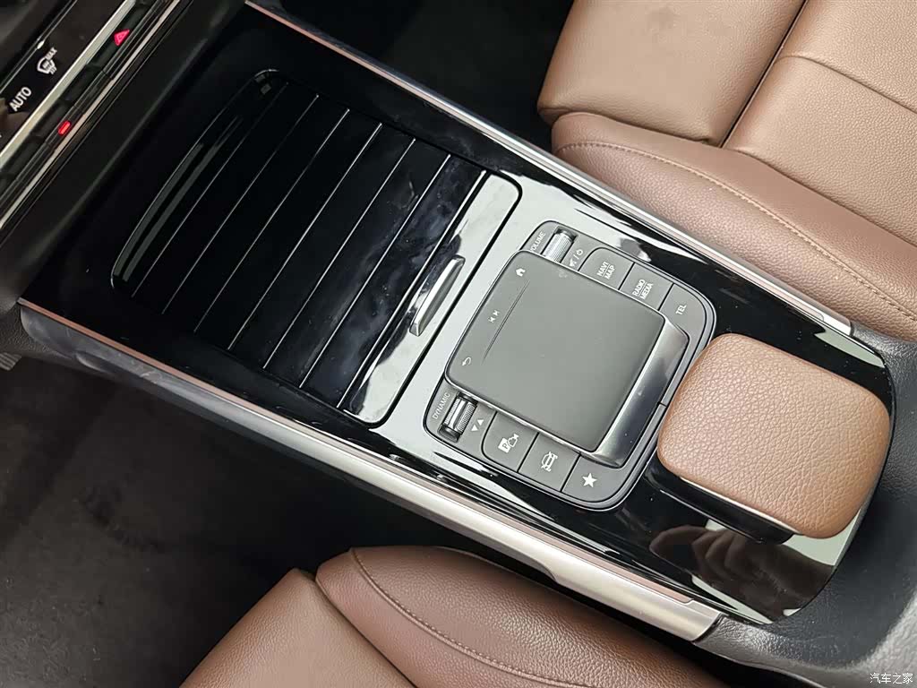 Mercedes-Benz GLB, 2023 13