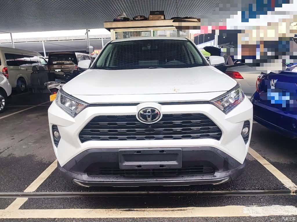 Toyota RAV4, 2021 3