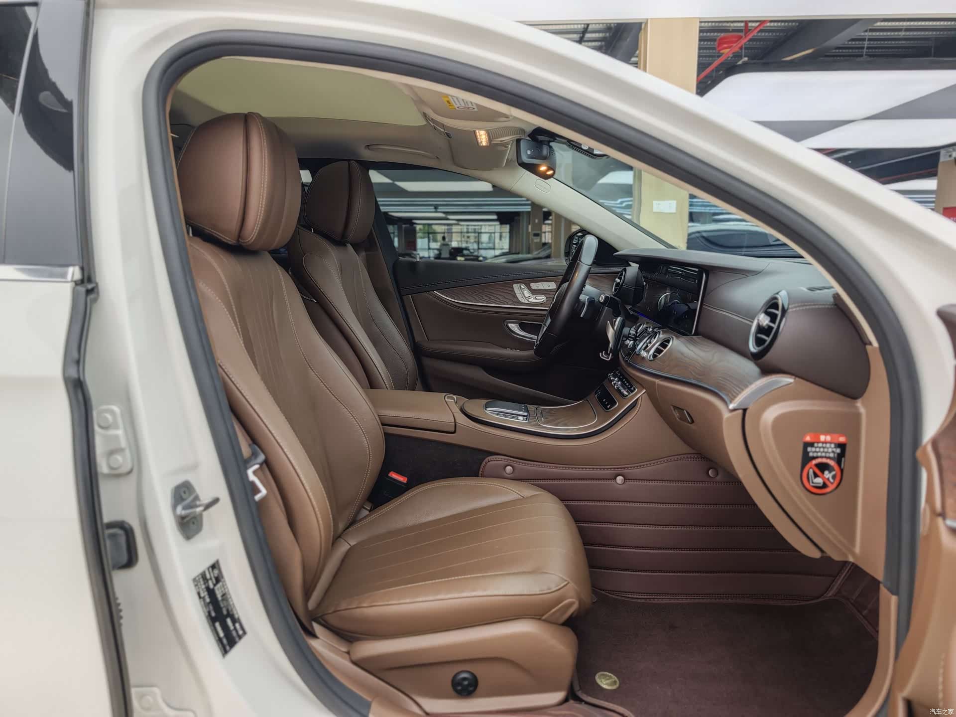 Mercedes-Benz E-Class, 2021 4