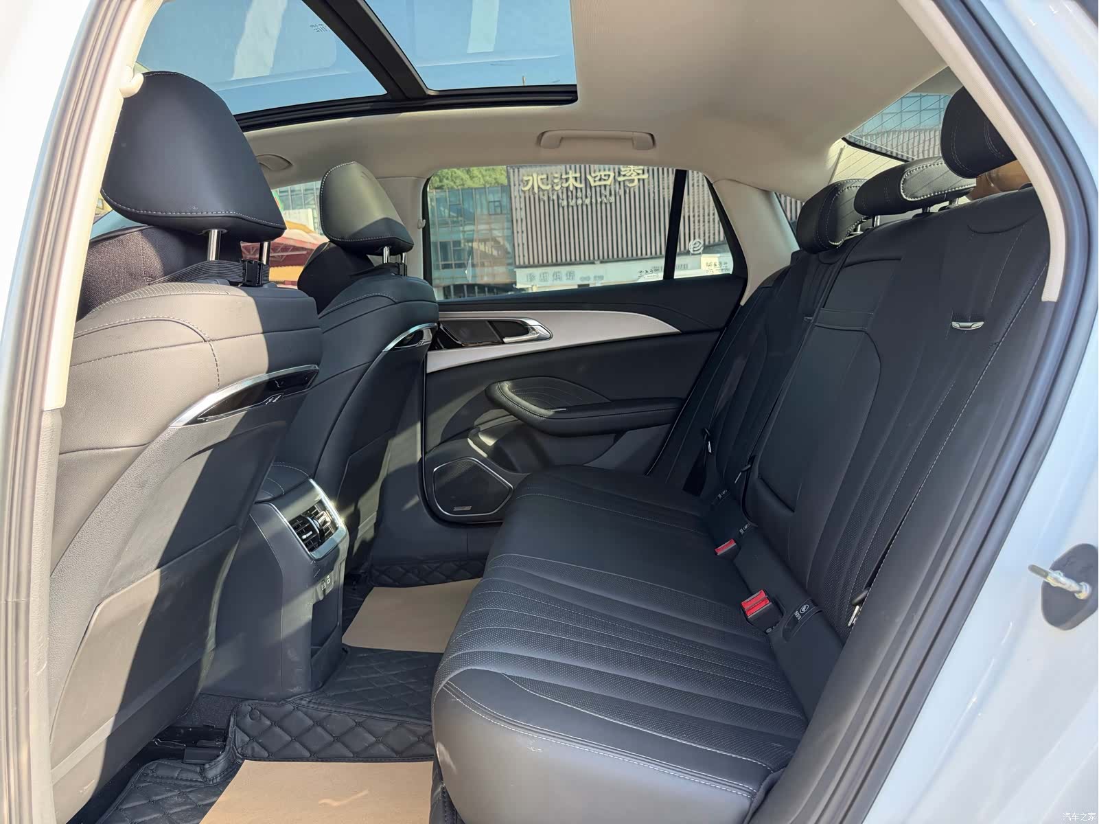 Hongqi H5, 2023 14