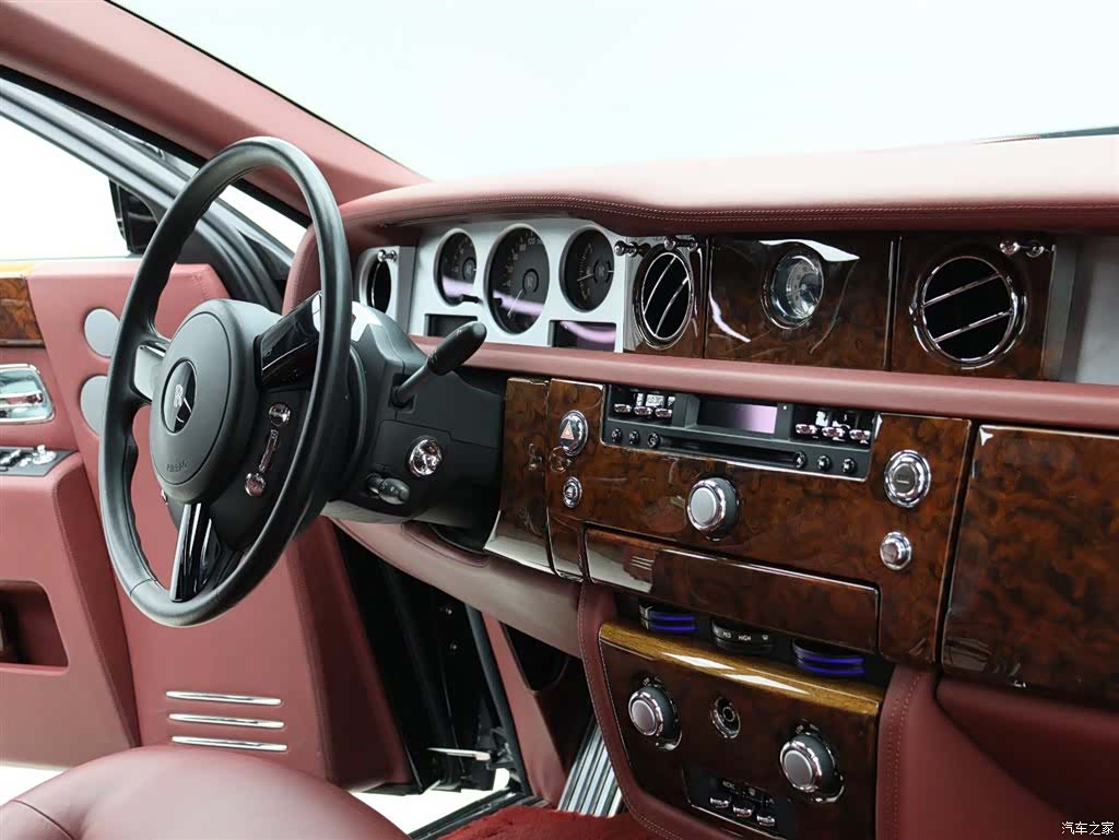 Rolls-Royce Phantom, 2013 11