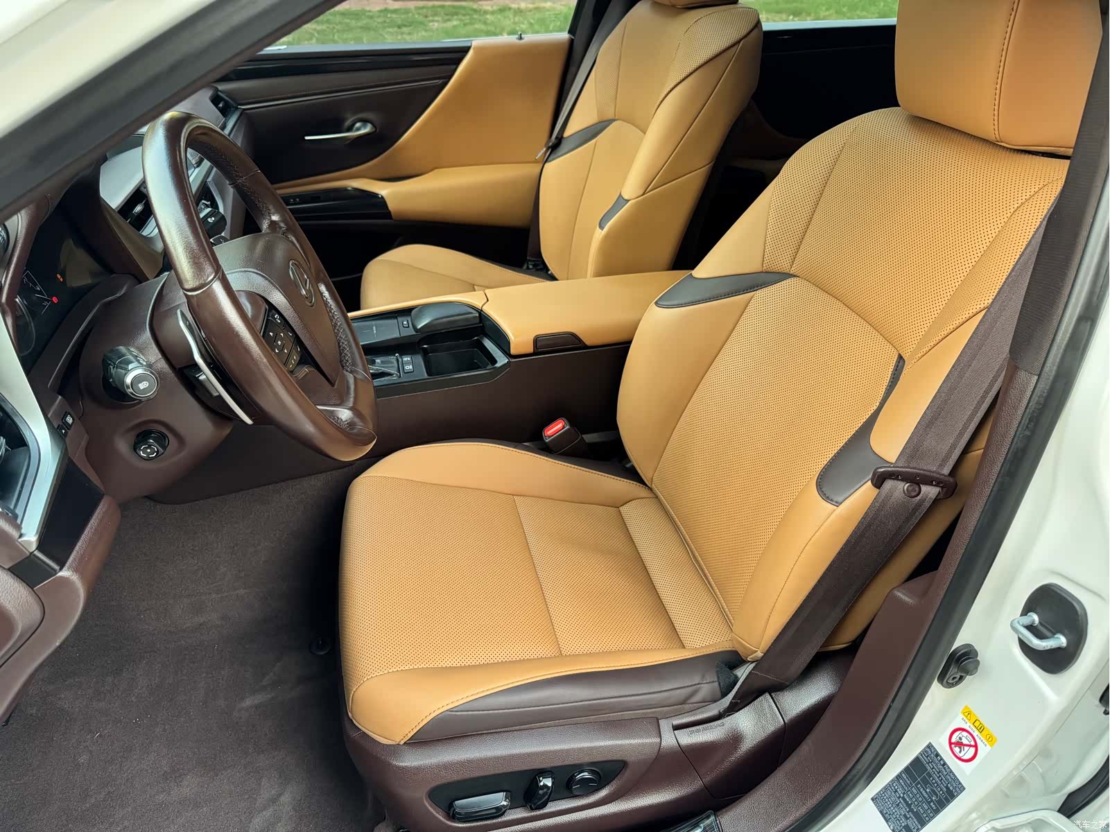 Lexus ES, 2019 7