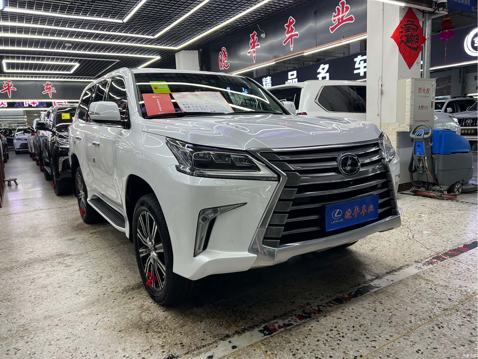 Lexus LX, 2016 все фото