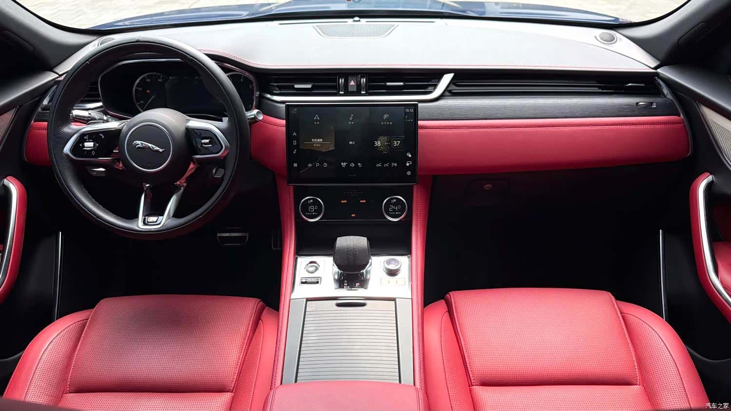 Jaguar F-PACE, 2022 7