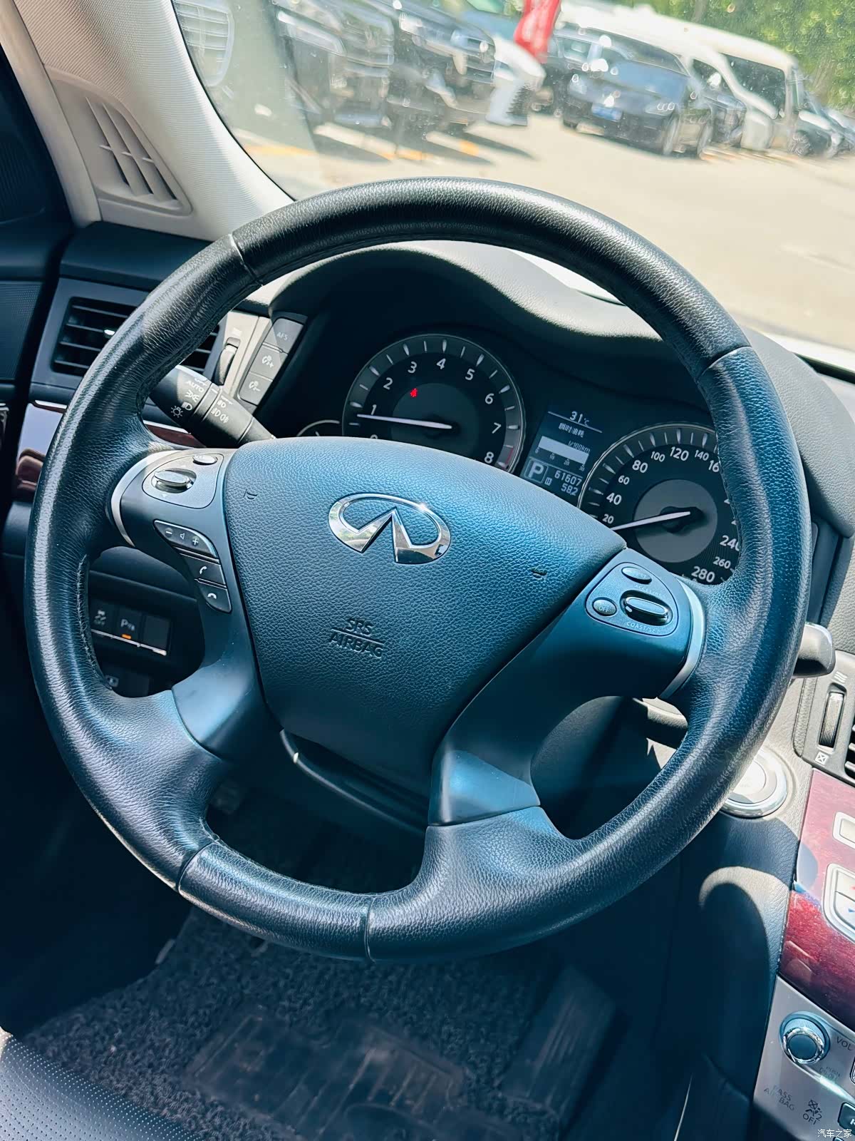 Infiniti Q70, 2015 17
