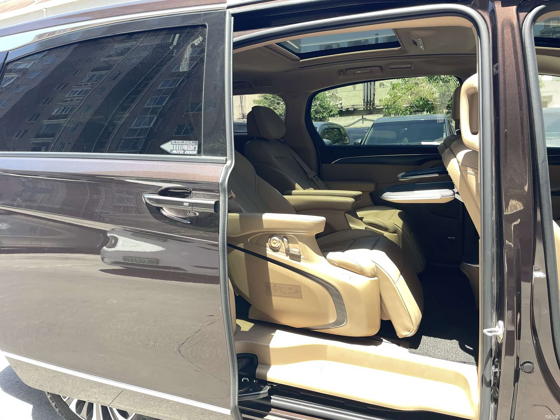 Buick GL8, 2021 9