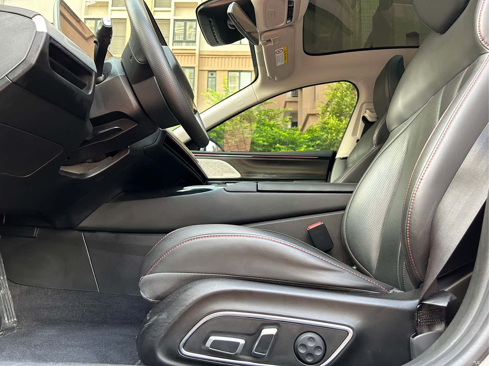 Xpeng P7, 2022 13