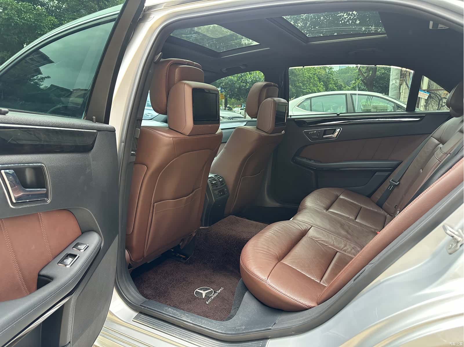 Mercedes-Benz E-Class, 2011 9