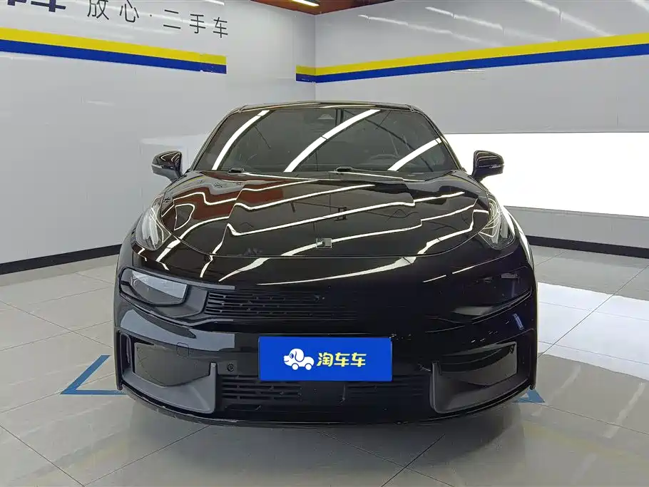 Lynk & Co 03
