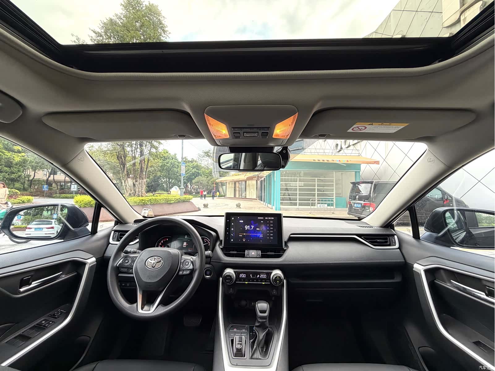 Toyota RAV4, 2022 8