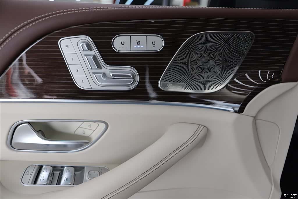 Maybach GLS, 2022 16