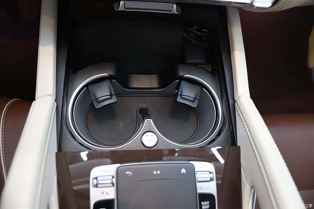 Maybach GLS, 2022 14