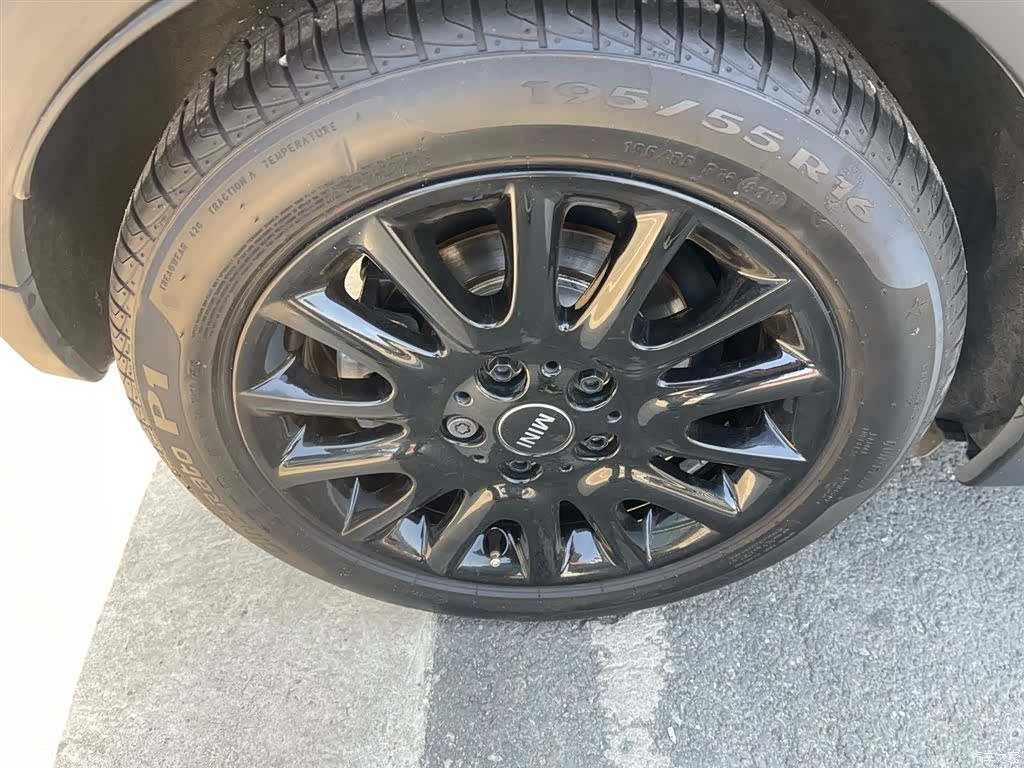 Mini ONE, 2019 13