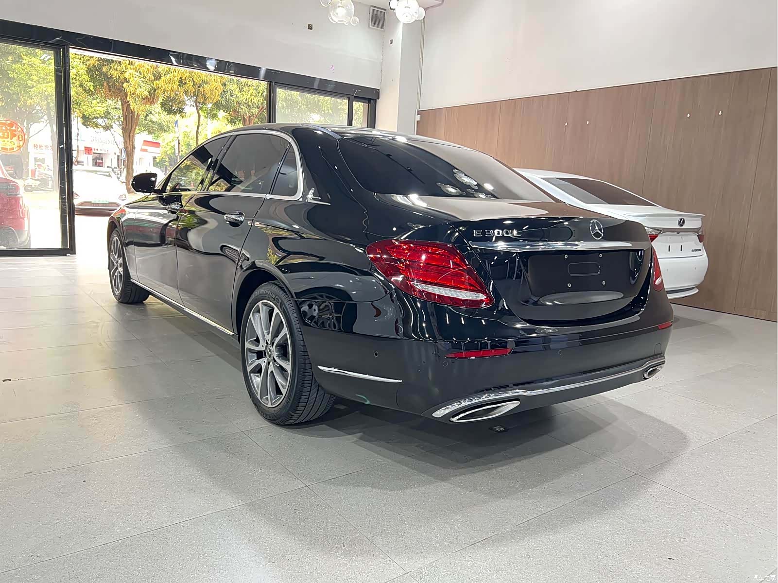 Mercedes-Benz E-Class, 2019 4