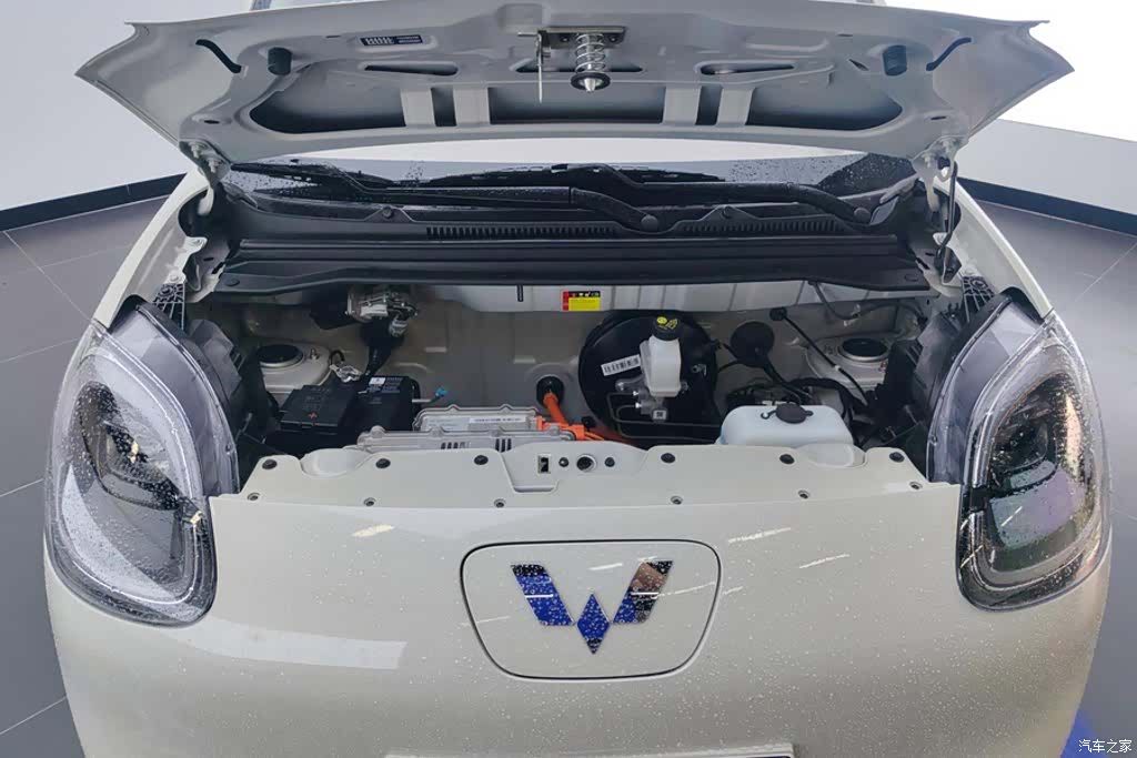 Wuling MINIEV, 2025 10