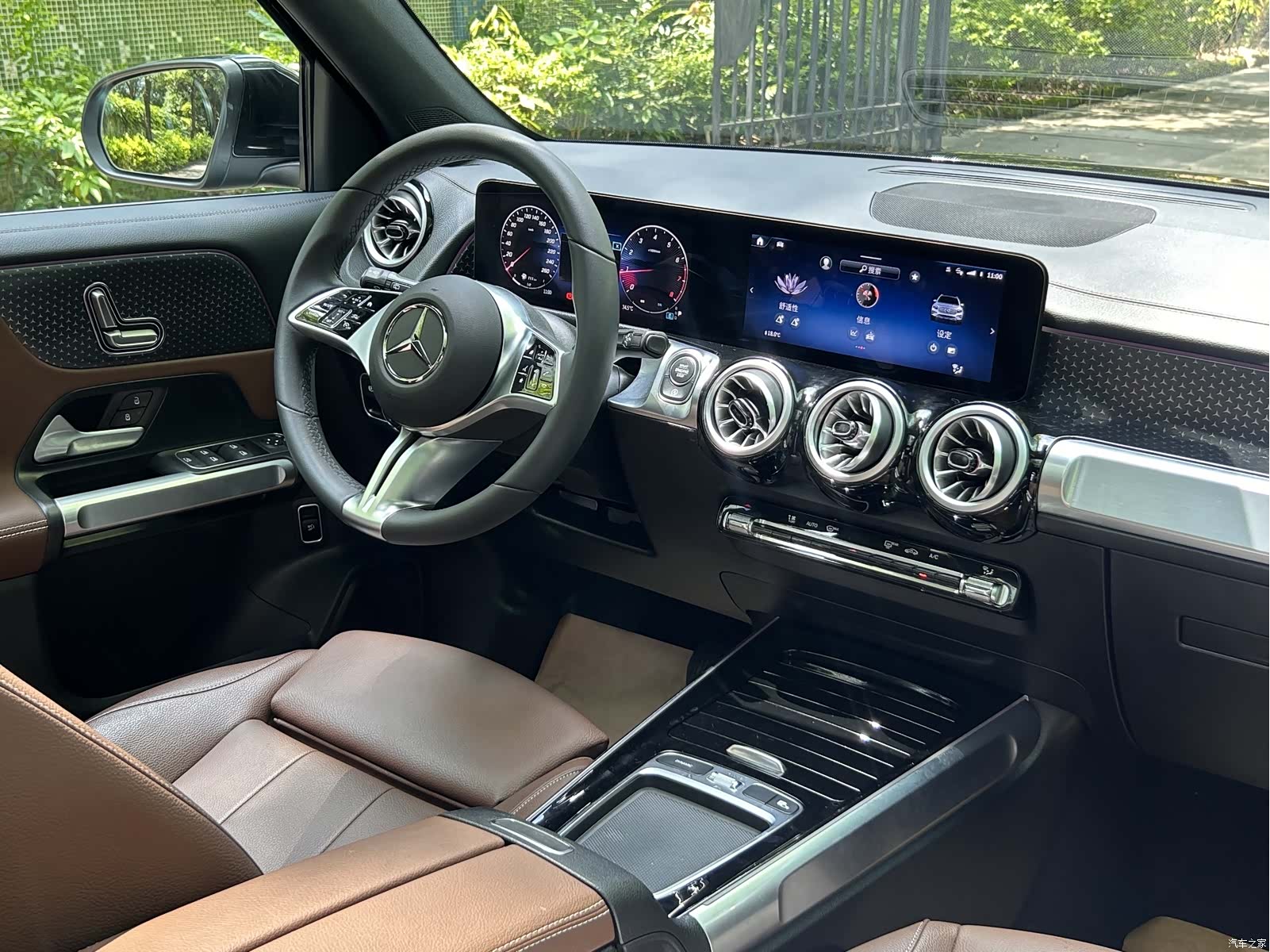 Mercedes-Benz GLB, 2024 11