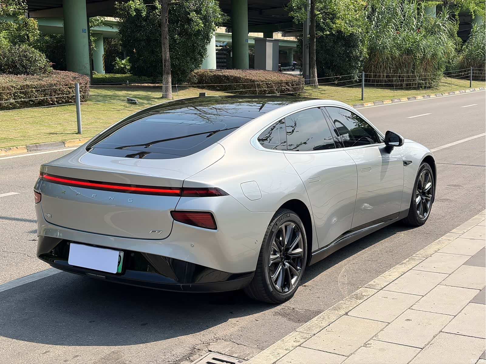 Xpeng P7, 2022 10