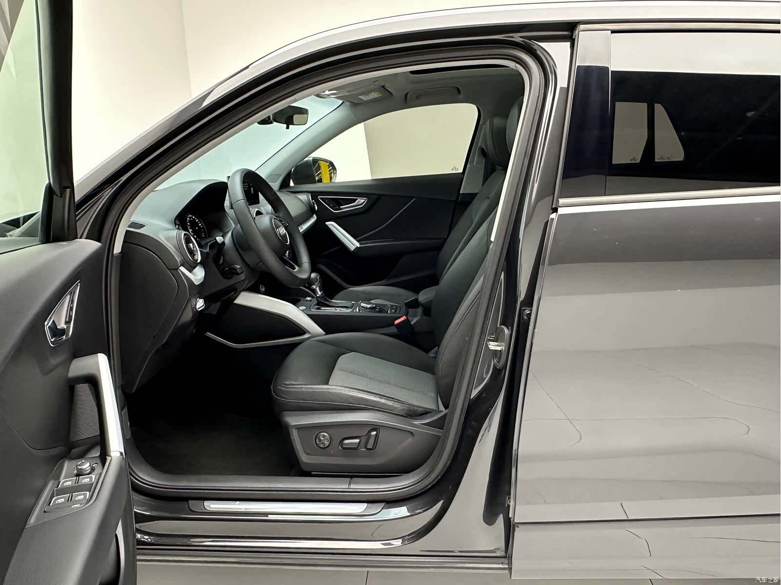 Audi Q2L, 2019 7