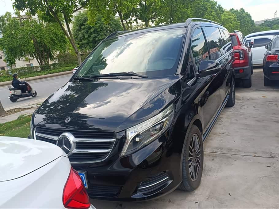 Mercedes-Benz V-class