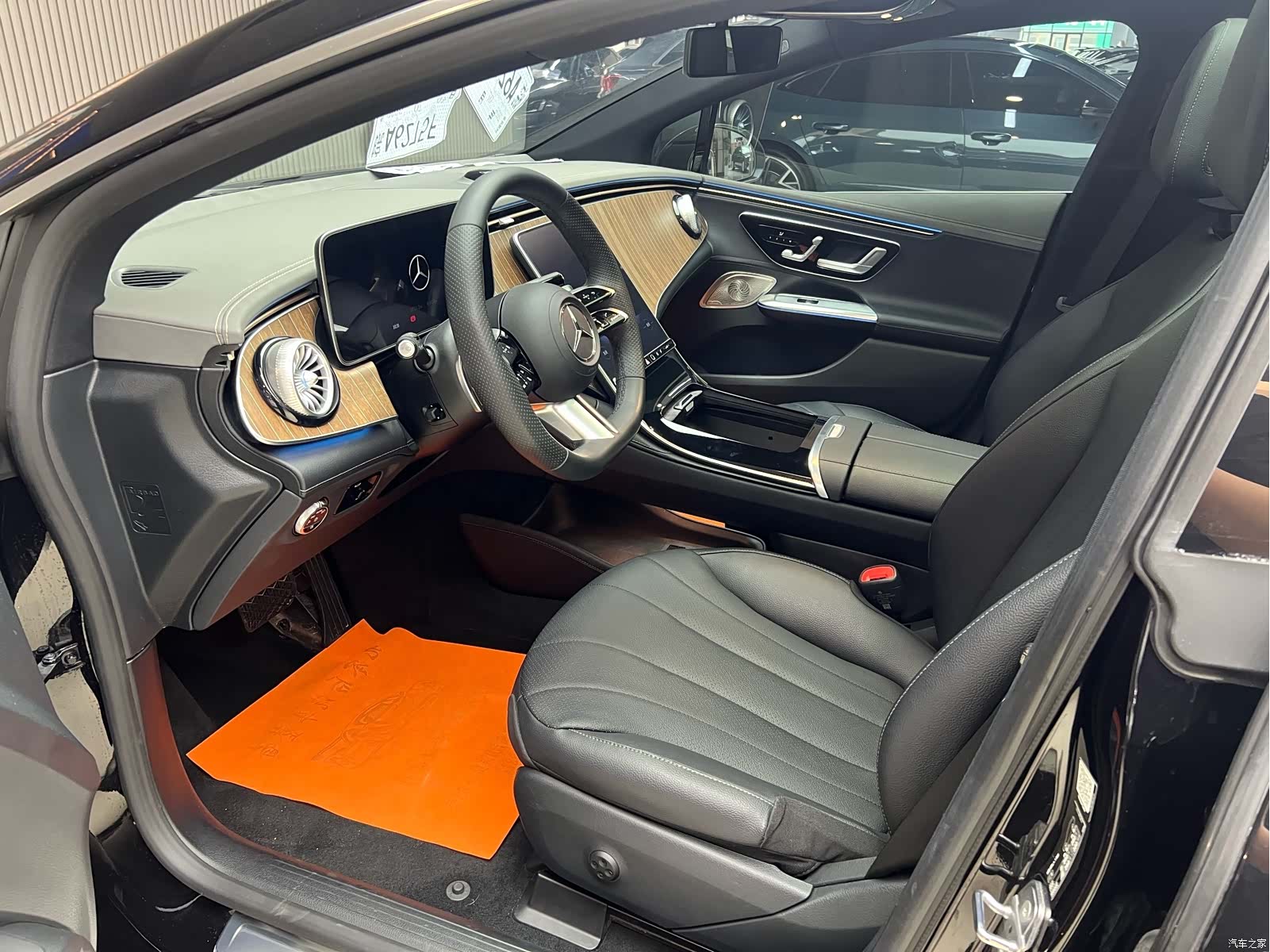 Mercedes-Benz EQE, 2024 12