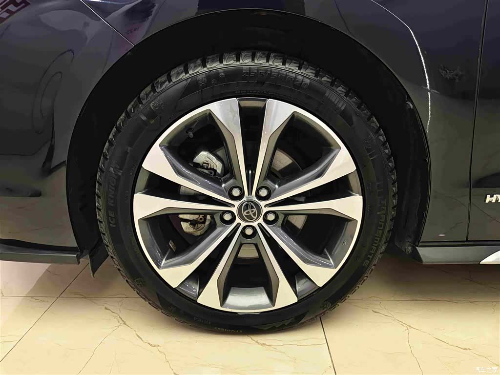 Toyota Granvia, 2023 8
