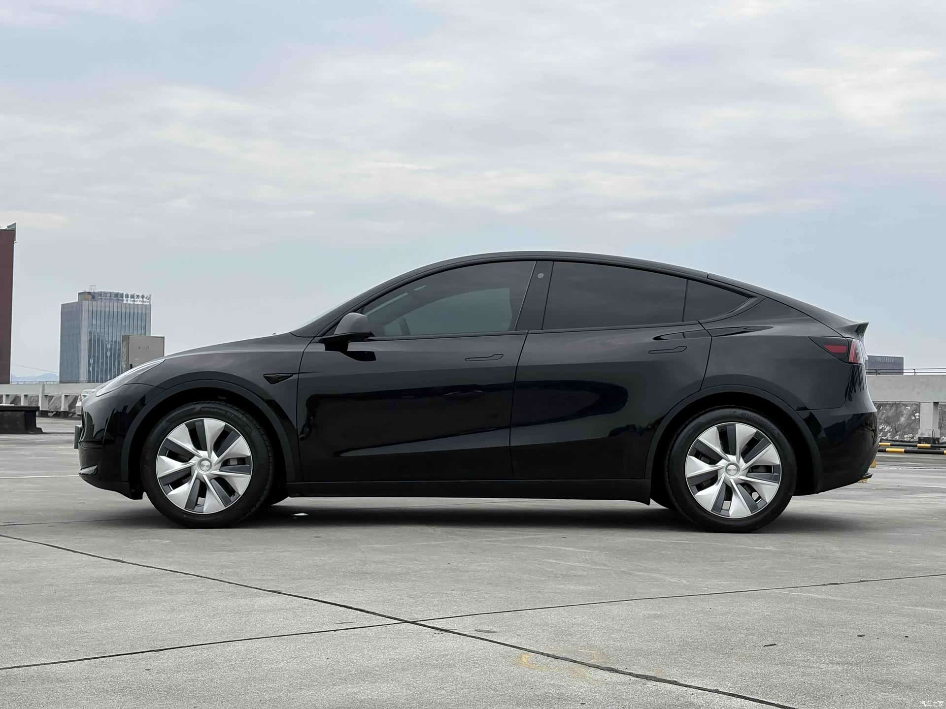 Tesla Model Y, 2022 7