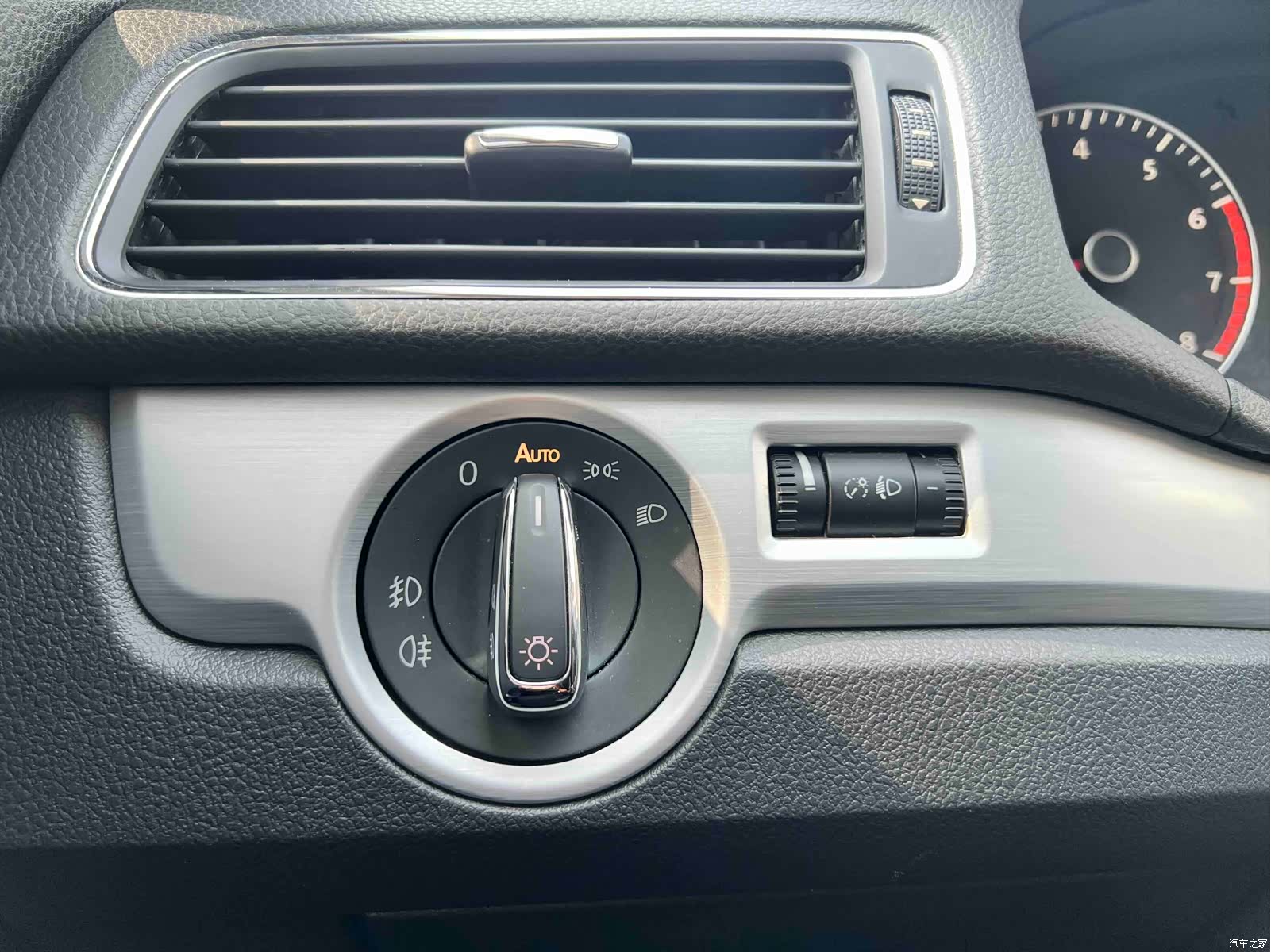Volkswagen Passat, 2011 11