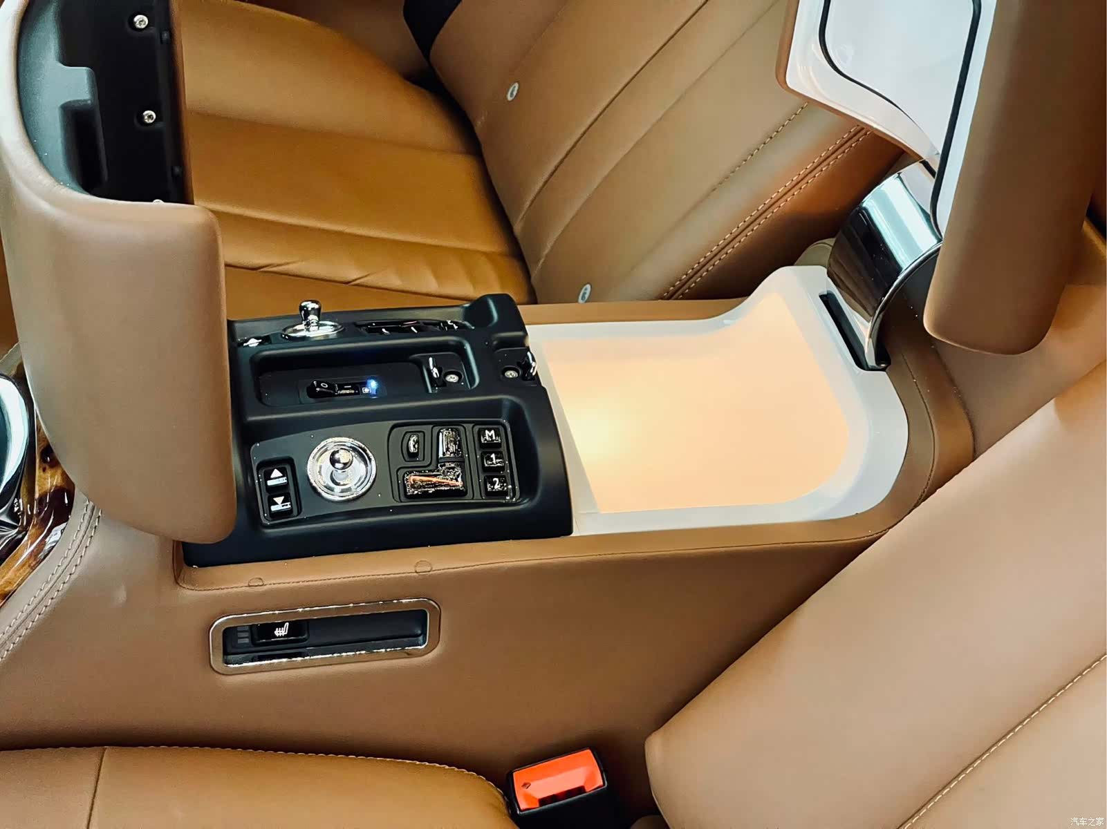 Rolls-Royce Phantom, 2014 14