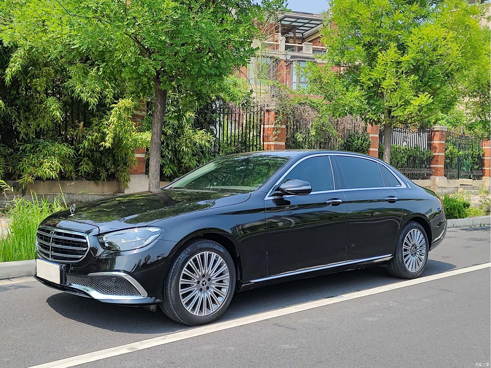 Mercedes-Benz E-Class, 2023 1