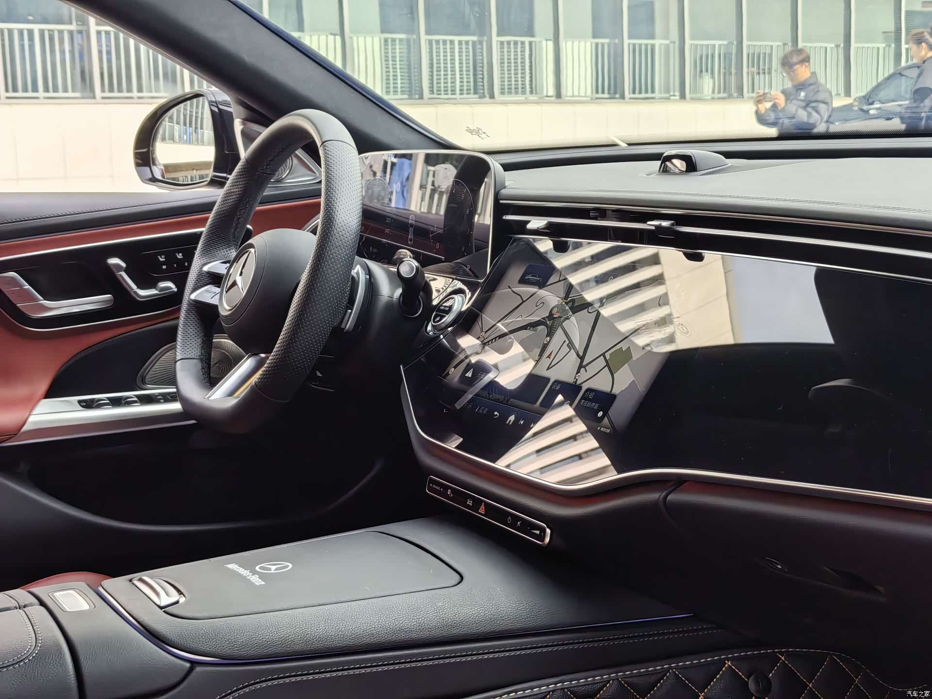 Mercedes-Benz E-Class, 2025 23