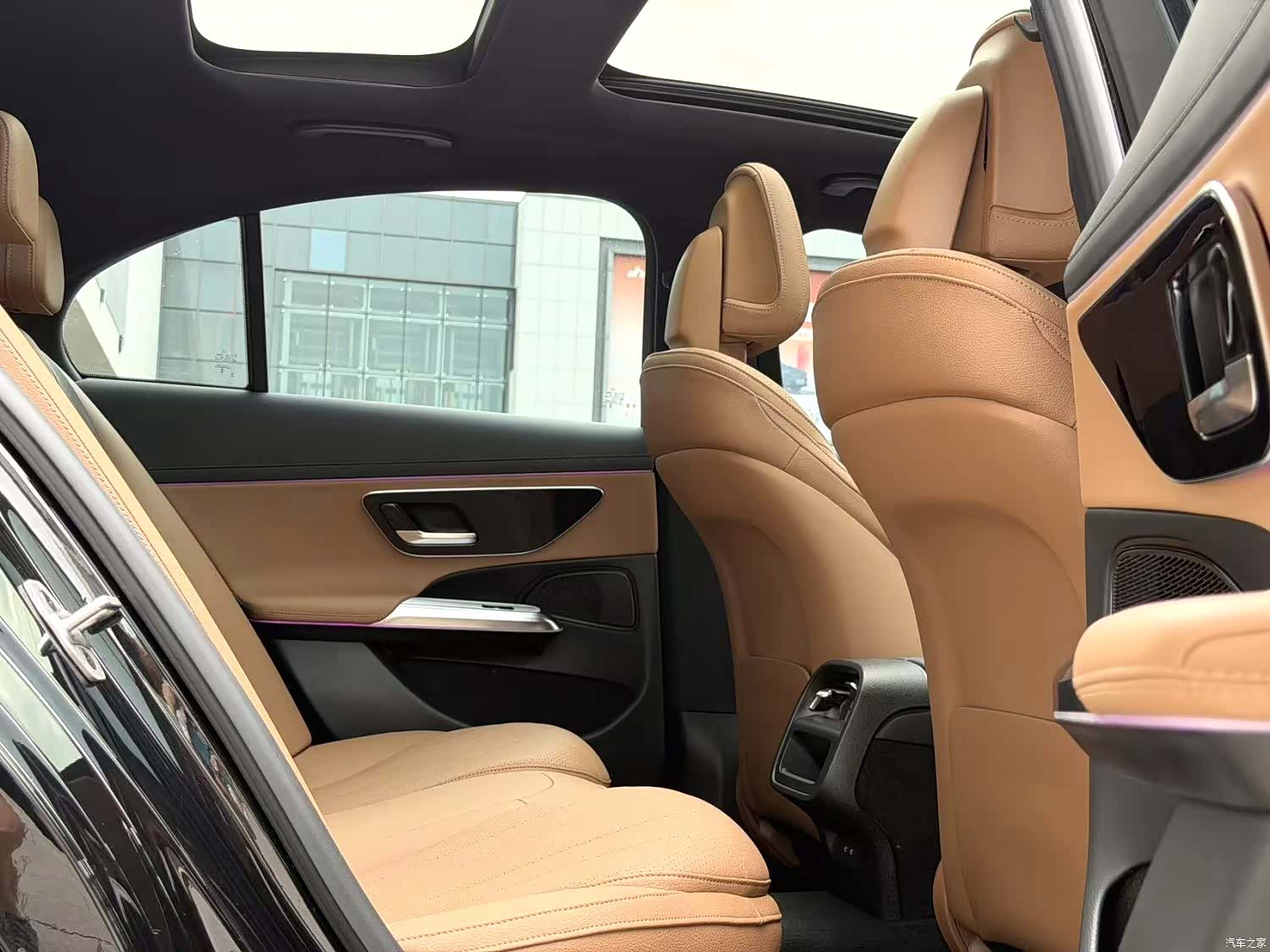 Mercedes-Benz E-Class, 2024 4