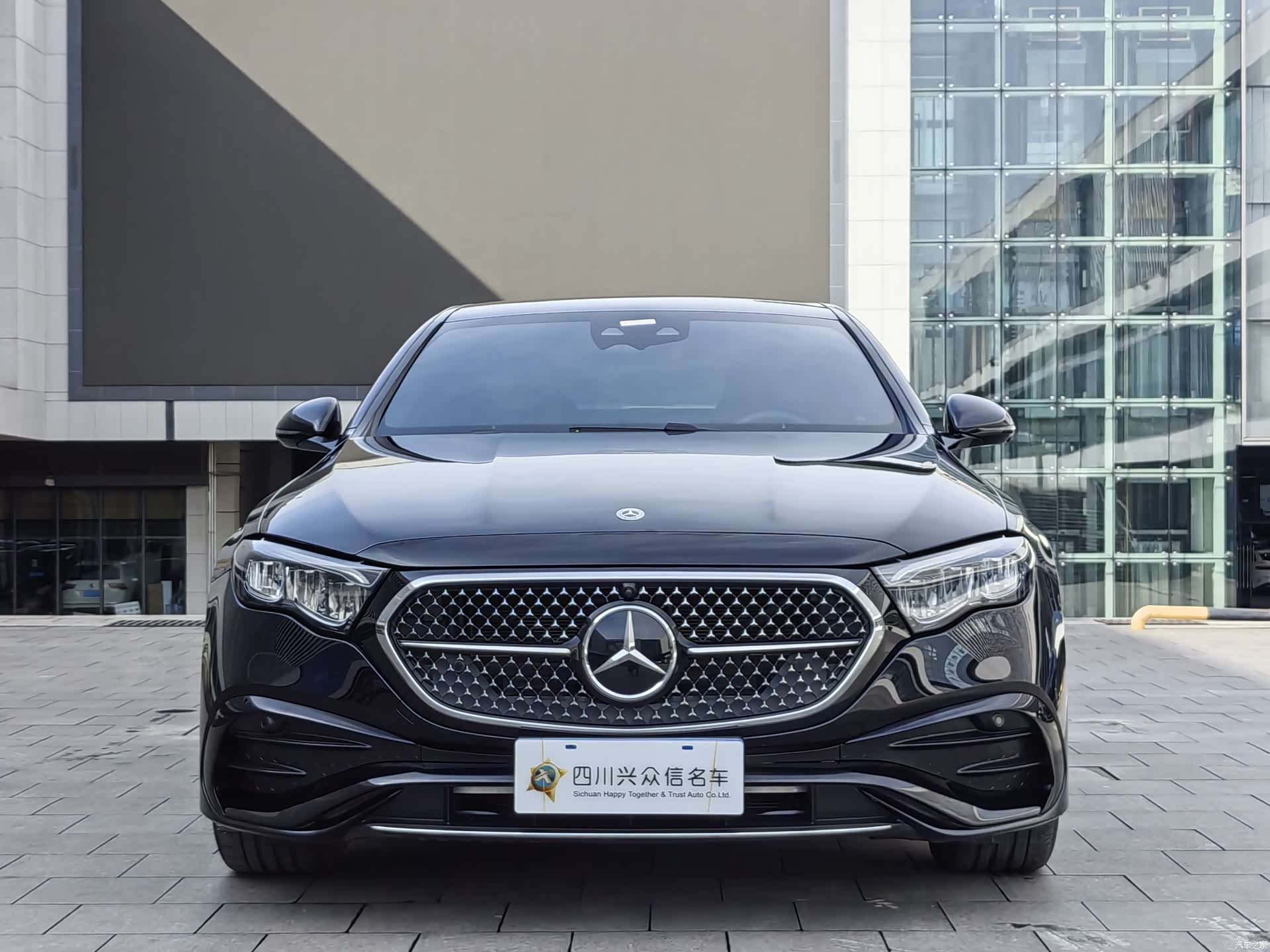 Mercedes-Benz E-Class, 2025 3