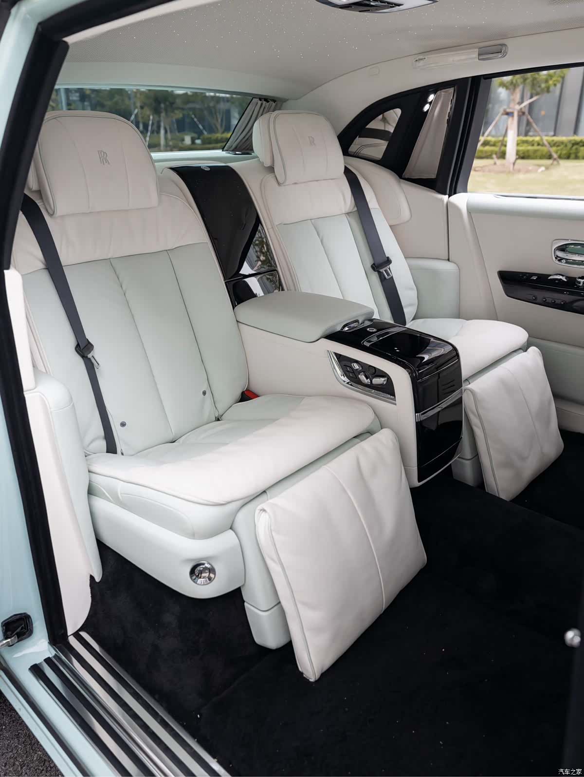 Rolls-Royce Phantom, 2024 21