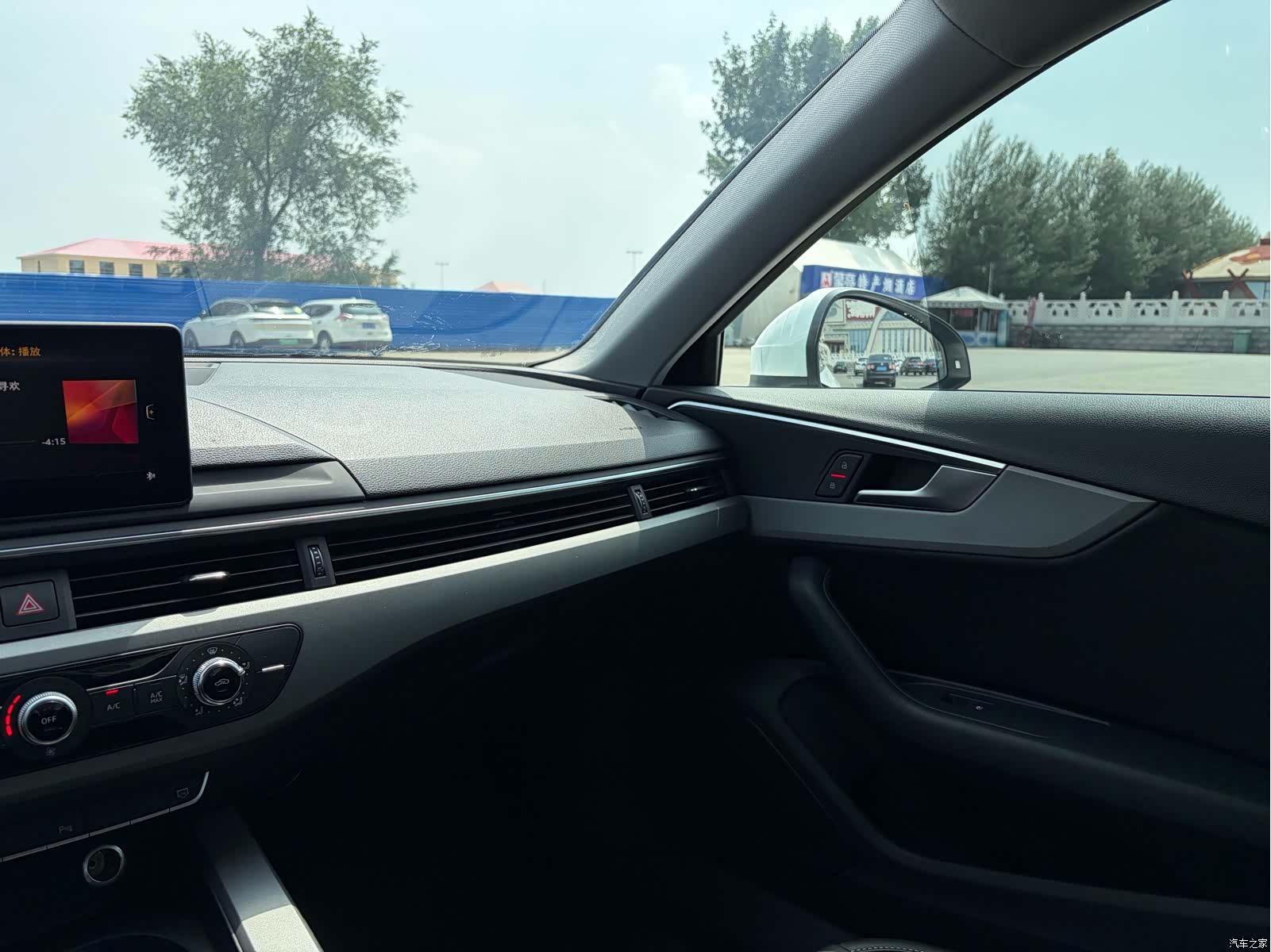 Audi A4L, 2019 18