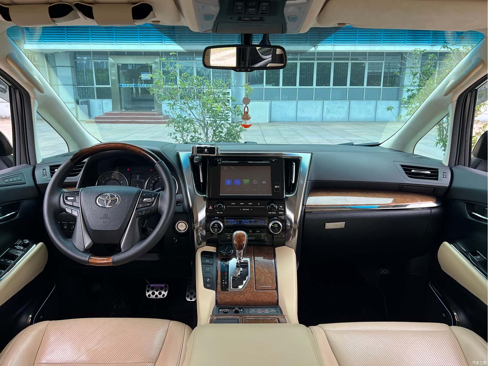 Toyota Alphard, 2017 21