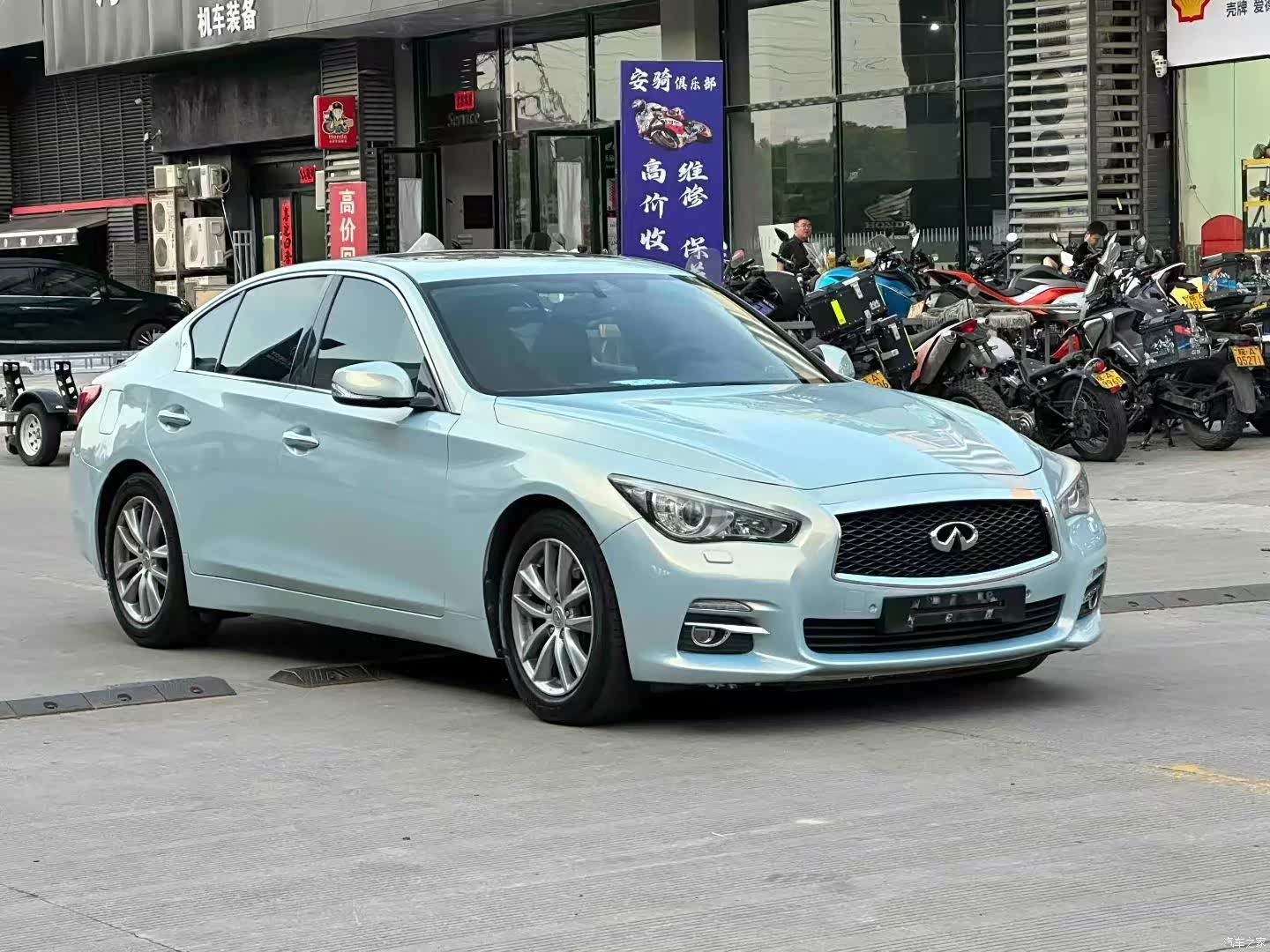 Infiniti Q50, 2014 3