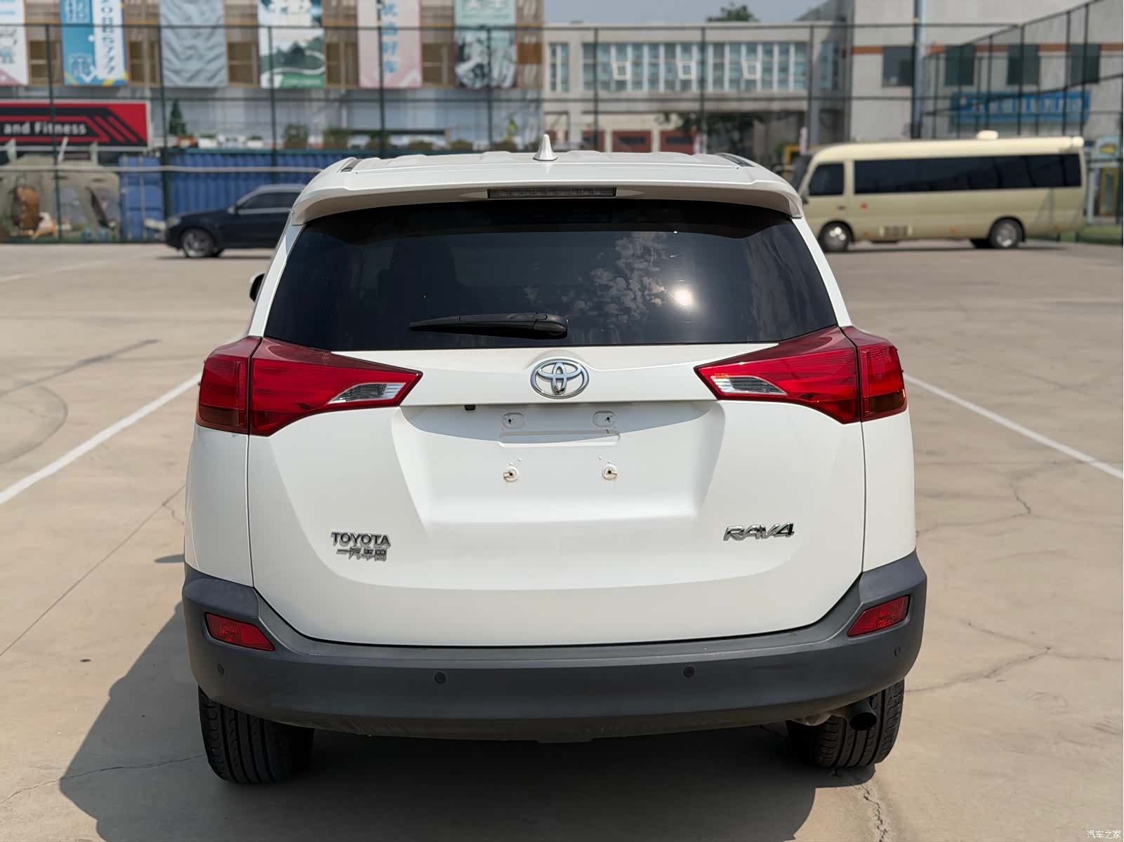 Toyota RAV4, 2016 все фото