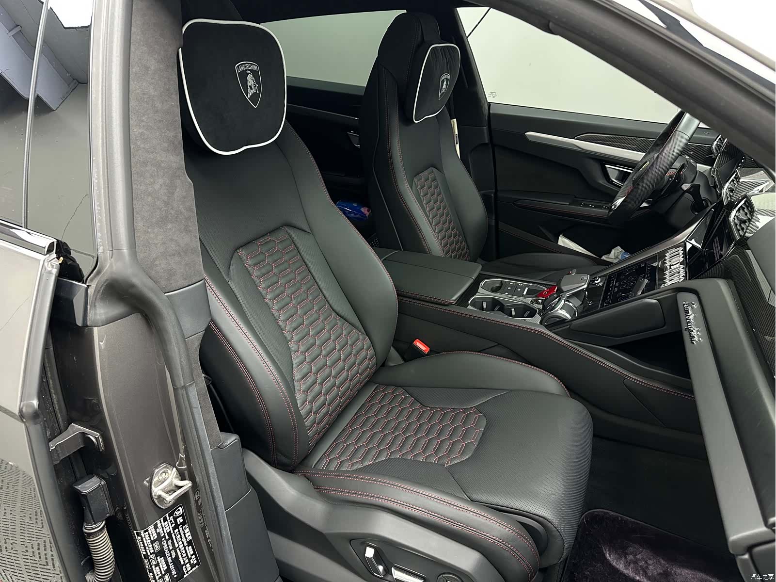 Lamborghini Urus, 2022 14