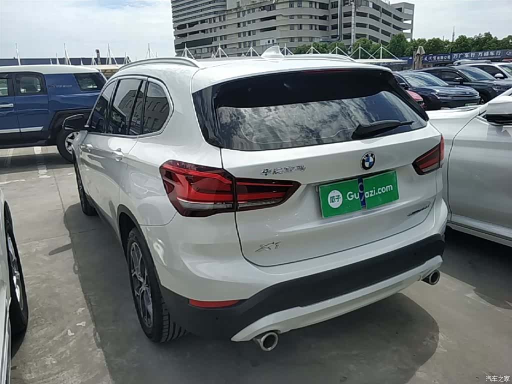 BMW X1, 2020 все фото