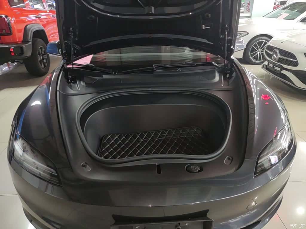 Tesla Model 3, 2025 20