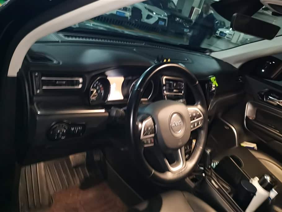 Jeep Grand Commander