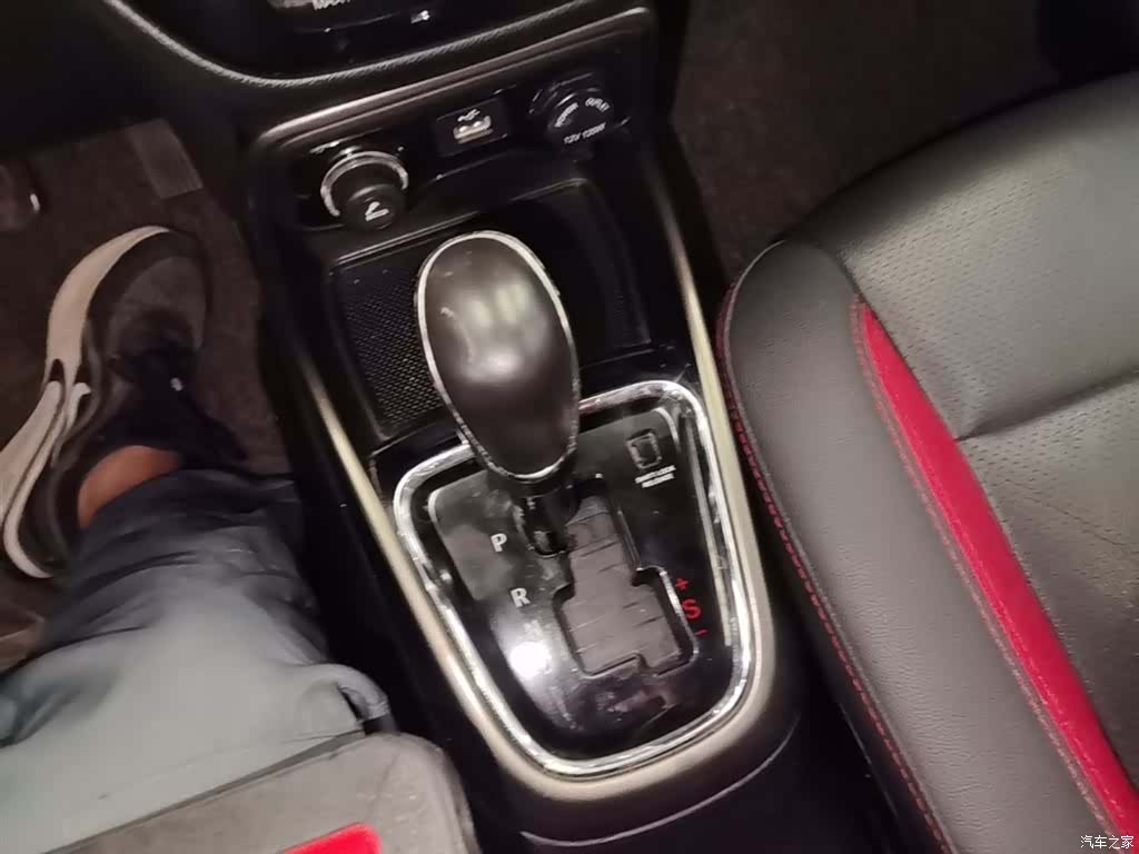 Changan CS15, 2017 14