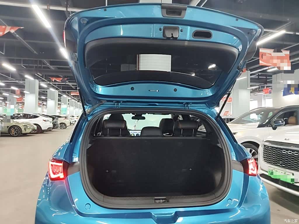 BYD Dolphin, 2023 19